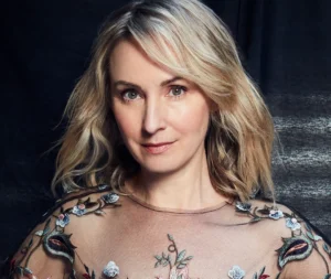 Lisa McCune - Biography