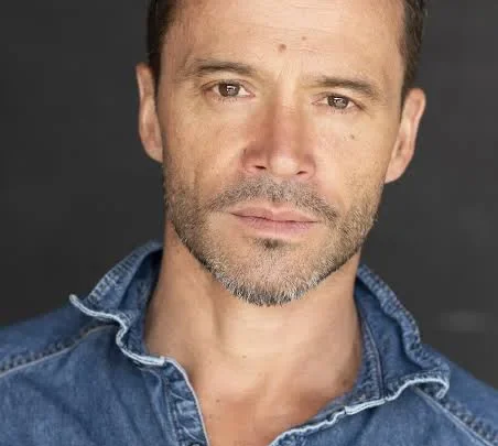 Damian Walshe-Howling Biography: Age, Height, Net Worth, Parents, TV Shows & Movies, Spouse