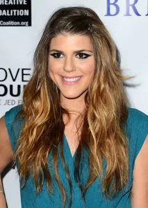 Molly Tarlov - Biography
