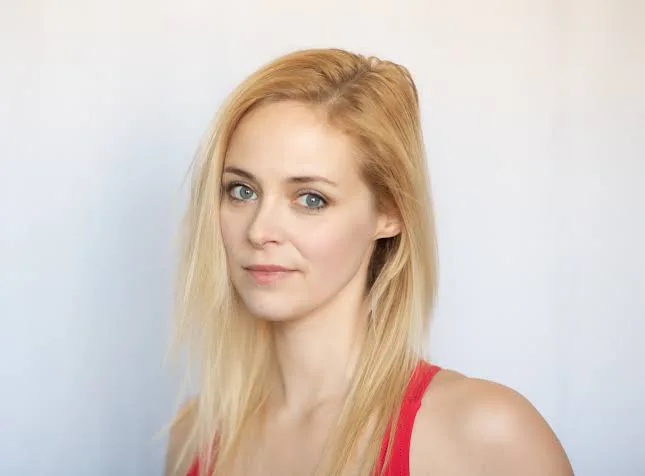 Liz Holtan Biography: Facebook, Age, TV Shows, Height, Net Worth, Parents, Partner, Movies, Ethnicity