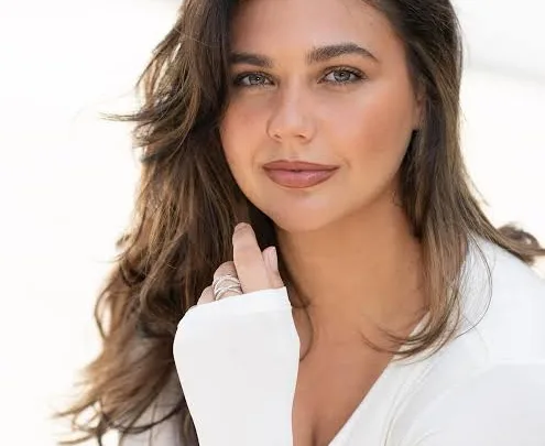 Amber Frank Biography: Age, Height, Net Worth, Parents, Movies & TV Shows, Ex-Boyfriend, Siblings