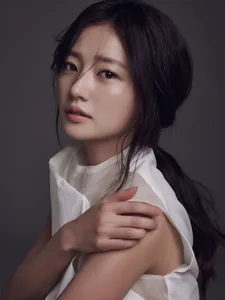 Song Ha-yoon - Biography