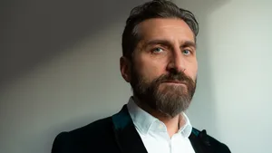 Tim Seyfi - Biography