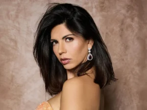 África Zavala - Biography