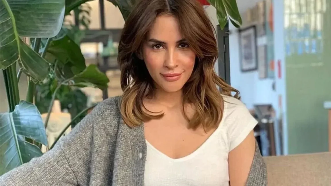 Aynur Aydın Biography: Age, Net Worth, Parents, Boyfriend, Height, Instagram, Songs, Nationality