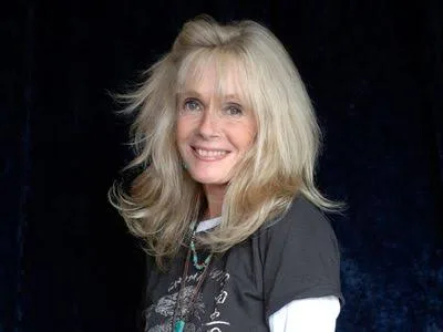 Kim Carnes Biography: Children, Wife, Siblings, Height, Age, Ethnicity, Net Worth, Height, Songs