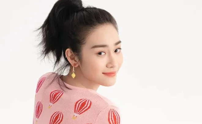 Shuaiqi Fan Biography: Age, Net Worth, Parents, Dramas, Boyfriend, Height