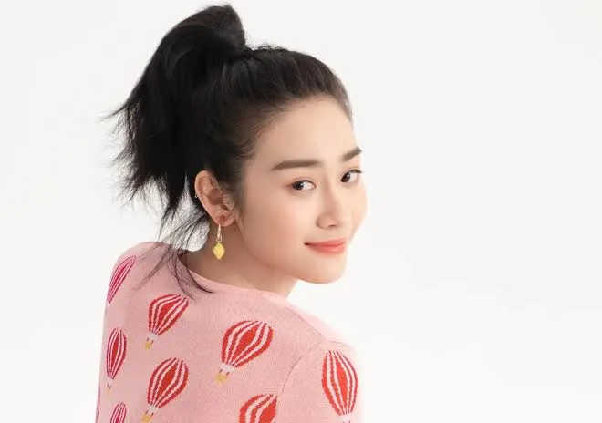 Shuaiqi Fan Biography: Age, Net Worth, Parents, Dramas, Boyfriend, Height