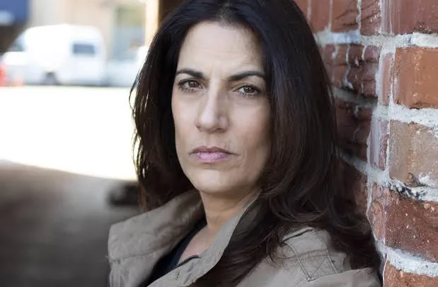 Cathy DeBuono Biography: Boyfriend, Books, Net Worth, Parents, Age, Height, Movies, TV Shows, Stats, Career