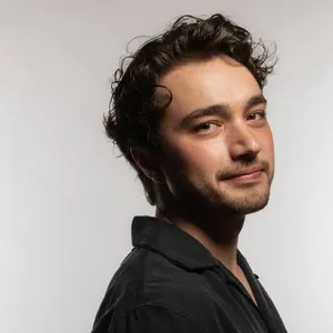 Burak Dakak - Biography
