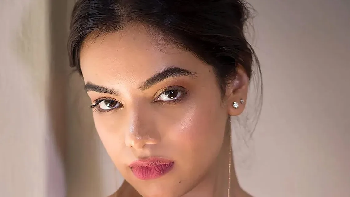 Nidhi Singh Biography: Age, Height, Net Worth, Parents, Movies & TV Shows, Siblings