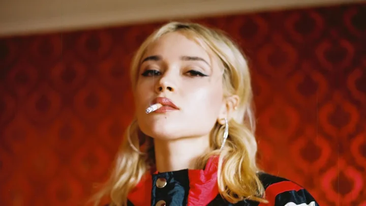Lolo Zouaï Biography: Parents, Boyfriend, Net Worth, Age, Songs, Height, Siblings