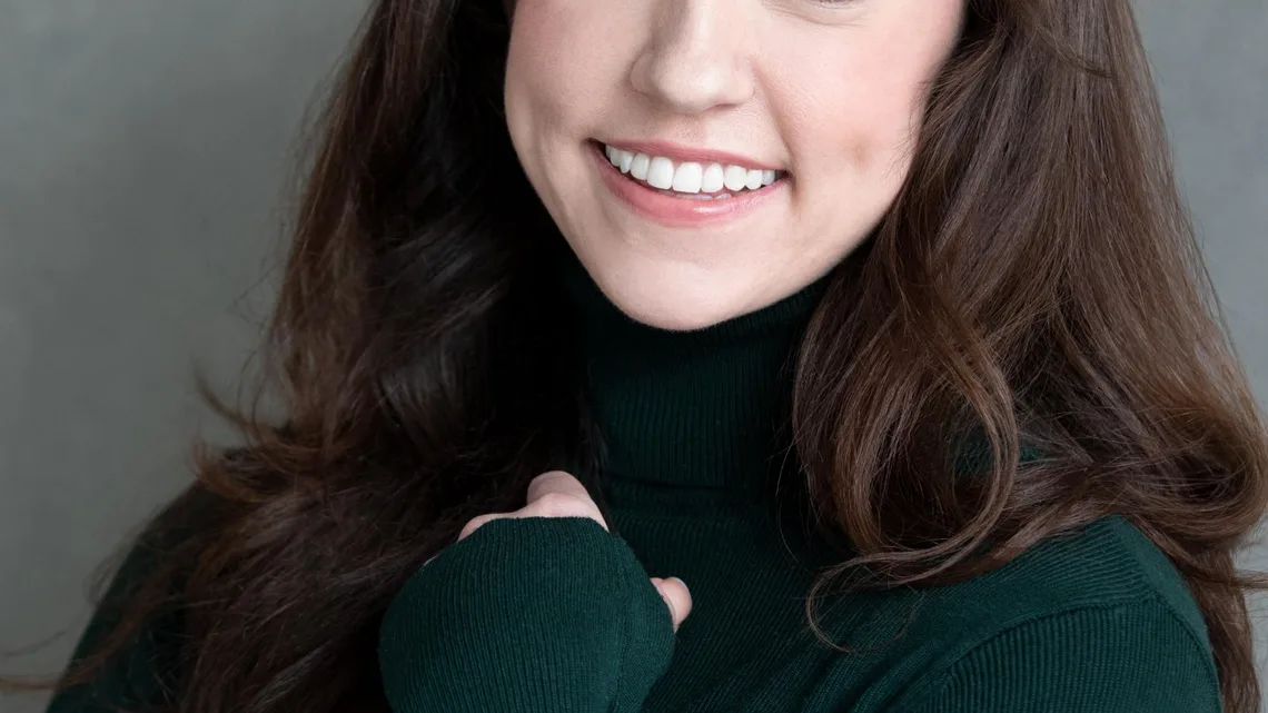 Erin Mackey Biography: Husband, Age, Height, Net Worth, Parents, Broadway, Songs