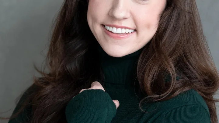 Erin Mackey Biography: Husband, Age, Height, Net Worth, Parents, Broadway, Songs