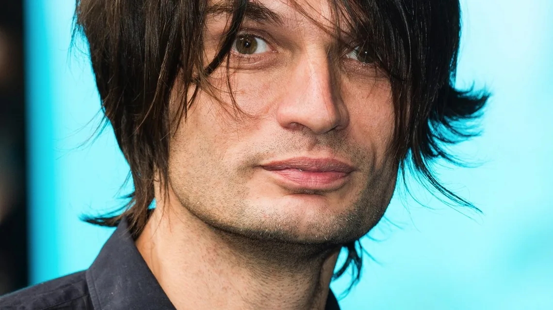 Jonny Greenwood Biography: Wife, Age, Height, Net Worth, Parents, Kids, Bands, Songs & Albums, Siblings