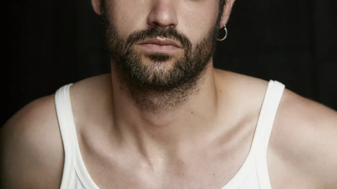 Xoán Fórneas Biography: Age, Net Worth, Parents, Height, Movies & TV Shows, Career, Songs