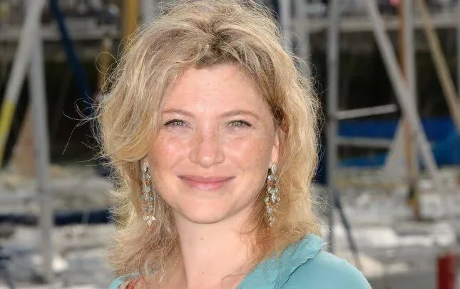 Cécile Bois Biography: Husband, Age, Kids, Siblings, Height, Net Worth, Movies & TV Shows, Instagram, Nationality