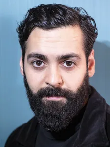 Ardalan Esmaili - Biography