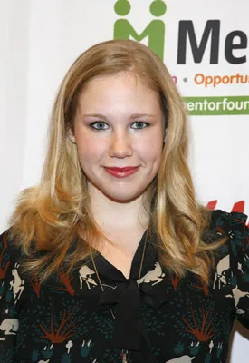 Caitlin Van Zandt Biography: Age, Height, Net Worth, Parents, Movies & TV Shows, Career, Husband
