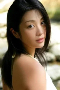 Minako Komukai - Biography