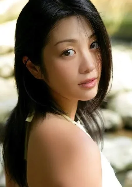 Minako Komukai Biography: Age, Height, Net Worth, Career, Parents, Movies & TV Shows, Boyfriend