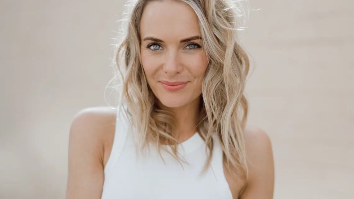 Emma Leonard Biography: Husband, Age, Height, Net Worth, Parents, Movies & TV Shows