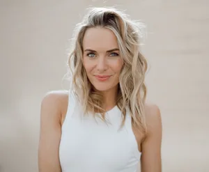 Emma Leonard - Biography