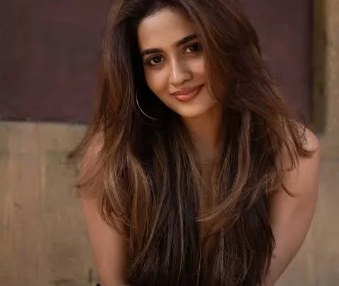 Teju Ashwini Biography: Age, Net Worth, Parents, Height, Movies, Career, Siblings, Instagram