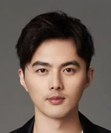 Zuxin Ye - Biography