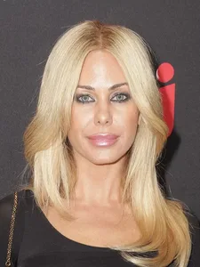 Shauna Sand - Biography