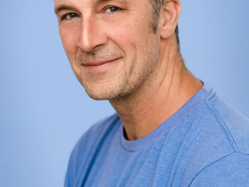 Brady Smith Biography: Wife, Age, Kids, Height, Net Worth, Parents, Movies, TV Shows & Books