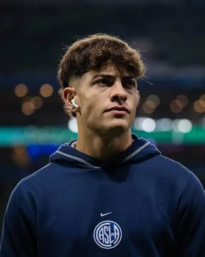 Agustín Giay - Biography