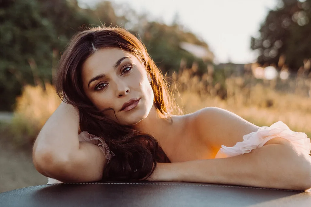 Elysia Rotaru - Biography