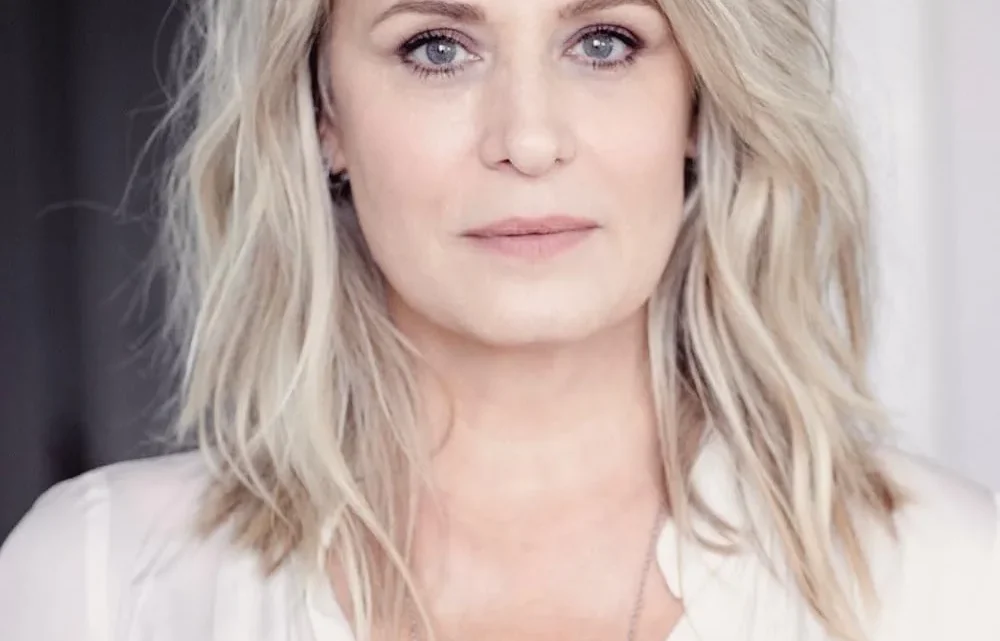 Samantha Smith Biography: Age, Husband, Net Worth, Height, Son, Wiki, Husband
