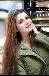 Kainaat Arora - Biography