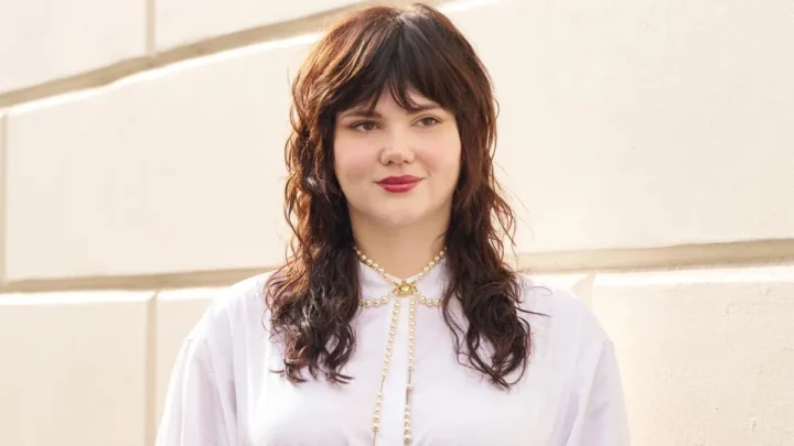 Eliza Clark Biography: Age, Net Worth, Parents, Books, Partner, Career, Awards