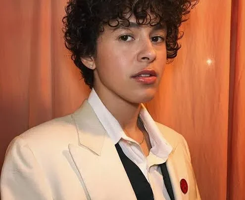 Naomi McPherson Biography: Age, Height, Net Worth, Bandmates, Albums, Wiki, Instagram, Partner