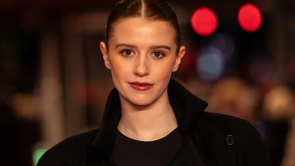 Katharina Stark Biography: Age, Height, Net Worth, Parents, Movies & TV Shows, Awards, Siblings