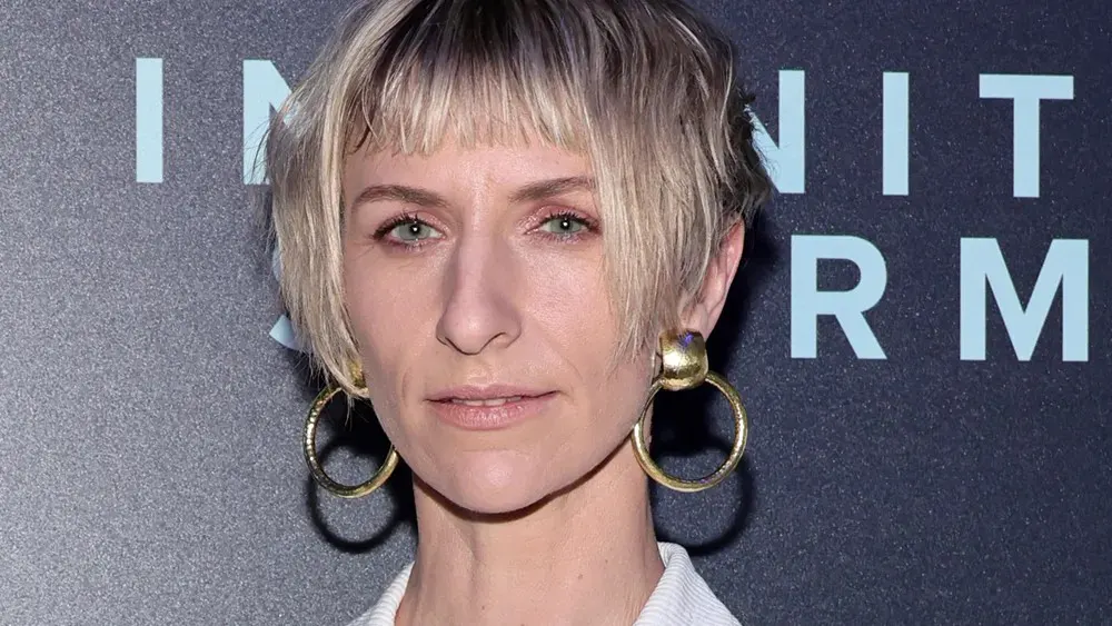 Mickey Sumner Biography: Parents, Movies, Husband, Age, Kids, Height, Net Worth, TV Shows, Instagram, Siblings, Ethnicity