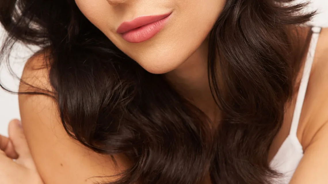 Yvette Gonzalez-Nacer Biography: Age, Height, Net Worth, Songs, Parents, Broadway, Wiki, Husband