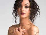 Zoe Pattenden (Lil Zee) Biography: Age, Songs, Net Worth, Height, Sister, Wiki, Instagram, Boyfriend