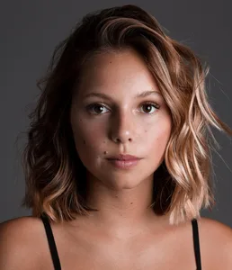 Laura Dutra - Biography