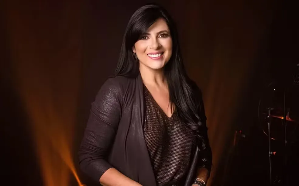 Fernanda Brum Biography: Husband, Songs, Net Worth, Parents, Age, Height, Instagram