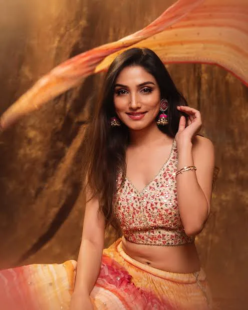 Donal Bisht - Biography