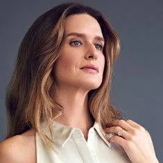 Carly Roland - Biography