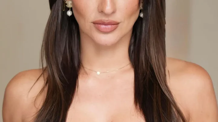 Casey Boon Biography: Age, Parents, Siblings, Height, Net Worth, TV Shows, Husband, Instagram