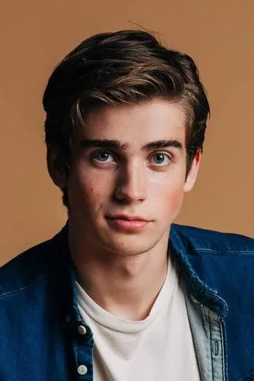 Raphael Vittorio Ruggero Biography: Girlfriend, Age, Net Worth, Awards, Parents, Siblings, Movies