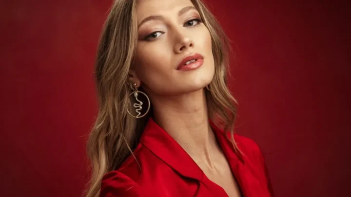 Leony Biography: Songs, Height, YouTube, Age, Awards, Instagram, Net Worth, Family