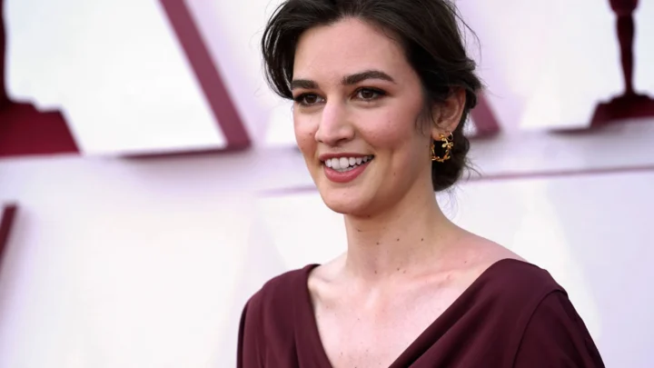 Madeline Sharafian Biography: TV Series, Net Worth, Siblings, Height, Parents, Age, Child, Husband, Movies