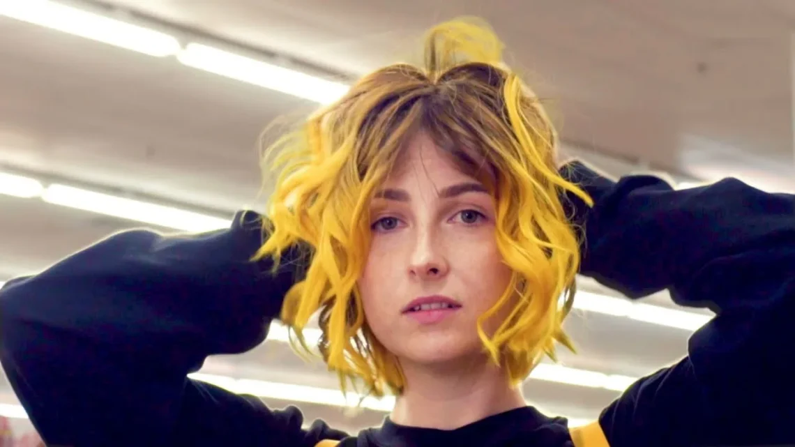 Tessa Violet Biography: Net Worth, Boyfriend, Songs, Age, Instagram, Height, Wikipedia